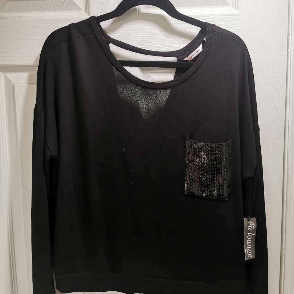 La Vie En Rose Lounge Top with keyhole back LG
